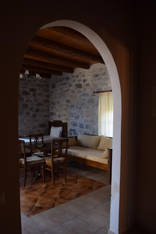 Vasilios Apartments Hotel Limeni Exterior photo