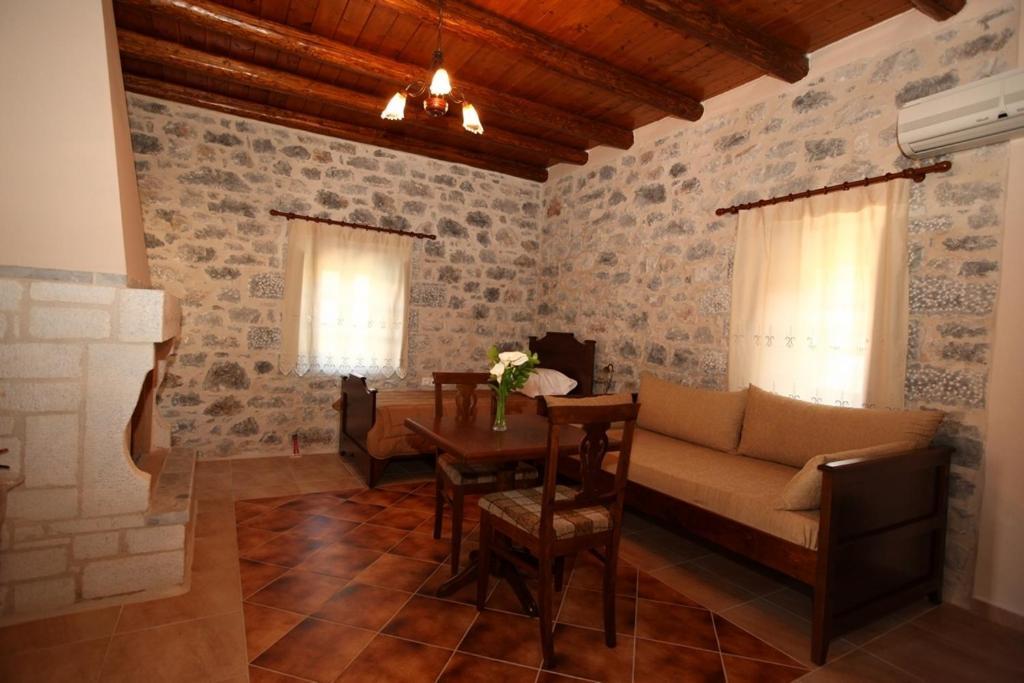 Vasilios Apartments Hotel Limeni Exterior photo
